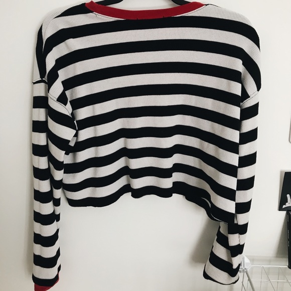 Sweater Crop Top - Picture 3 of 3